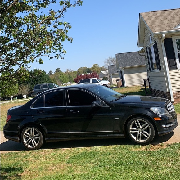 Vehicle - Picture 2 of 8